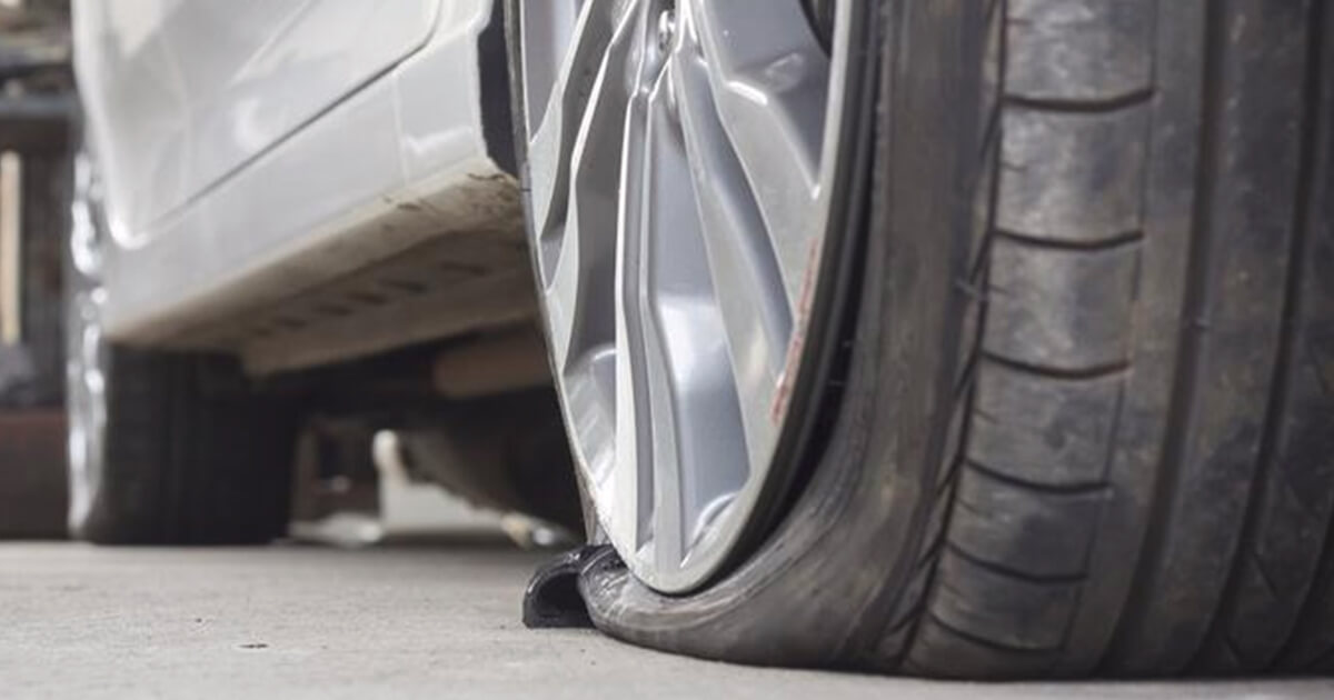 You are currently viewing Car Tyre Bursts – Main Reasons and What You Must Do